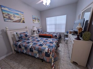 3 habitaciones, tabla de planchar con plancha, wifi y ropa de cama