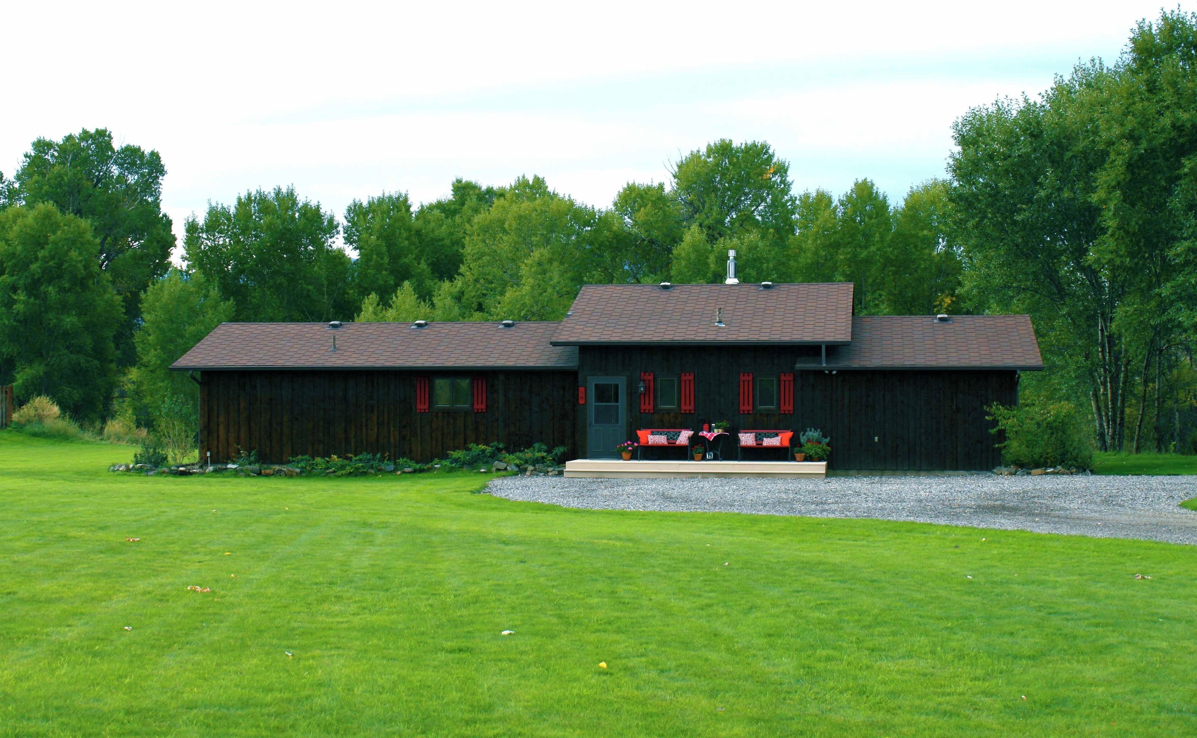 Welcome to the Shields River Hideaway, your home away from home