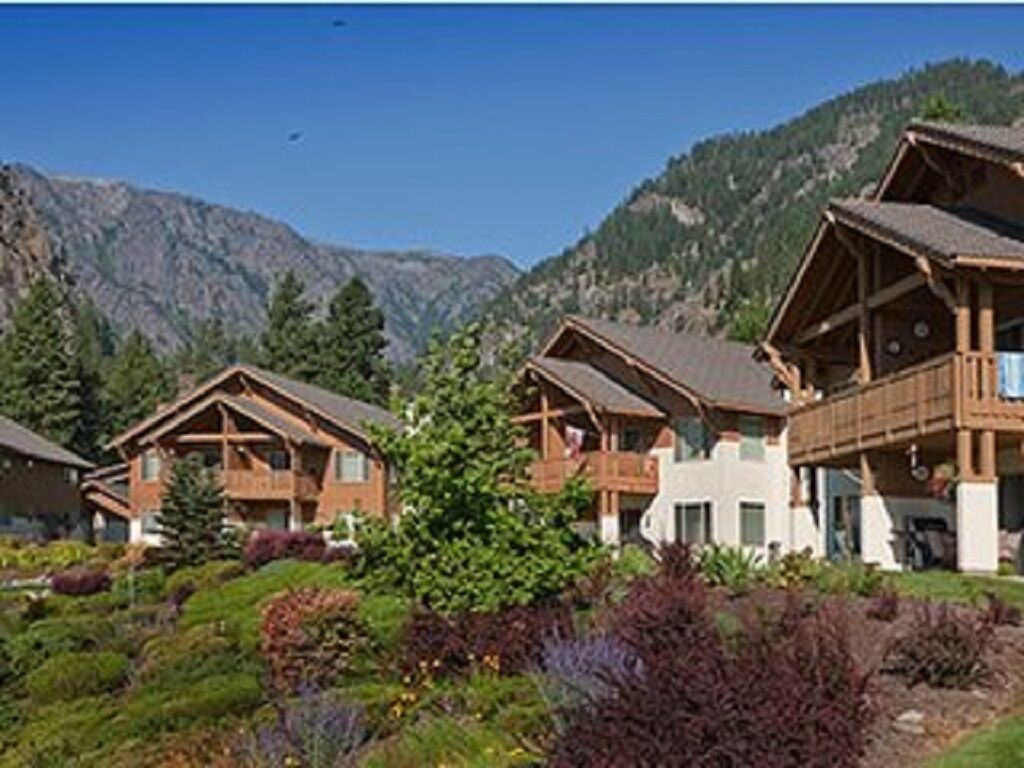 Alpine Condo - Short Walk to Downtown Leavenworth