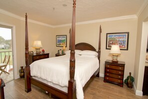 2 bedrooms, iron/ironing board, free WiFi, bed sheets - GOLF COURSE CONDO  IN TARA GOLF AND COUNTRY CLUB, BRADENTON, FLORIDA (Bradenton)