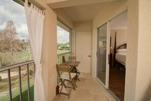 Outdoor dining - GOLF COURSE CONDO  IN TARA GOLF AND COUNTRY CLUB, BRADENTON, FLORIDA (Bradenton)