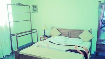 Standard Room | WiFi (free), bed sheets