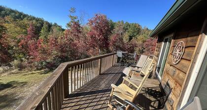 Camp Hideaway Whippoorwill Cottage @lake James, NC