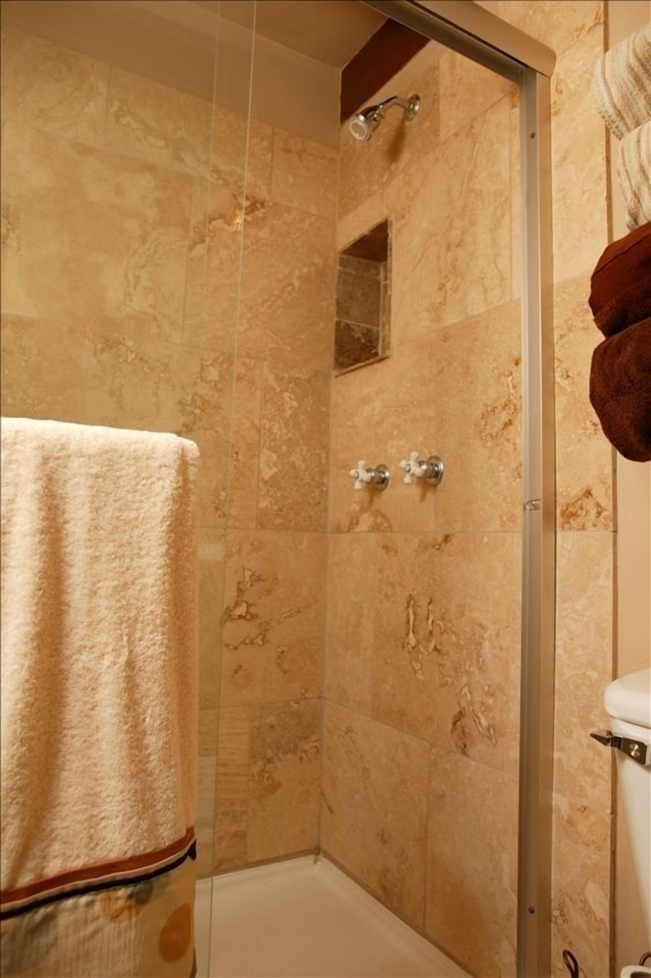 Private Driveway Thumb Butte  Landmark 5 Min. to Downtown. 