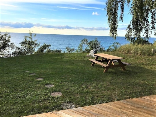 Cute Lakefront Cottage on Lake Michigan.