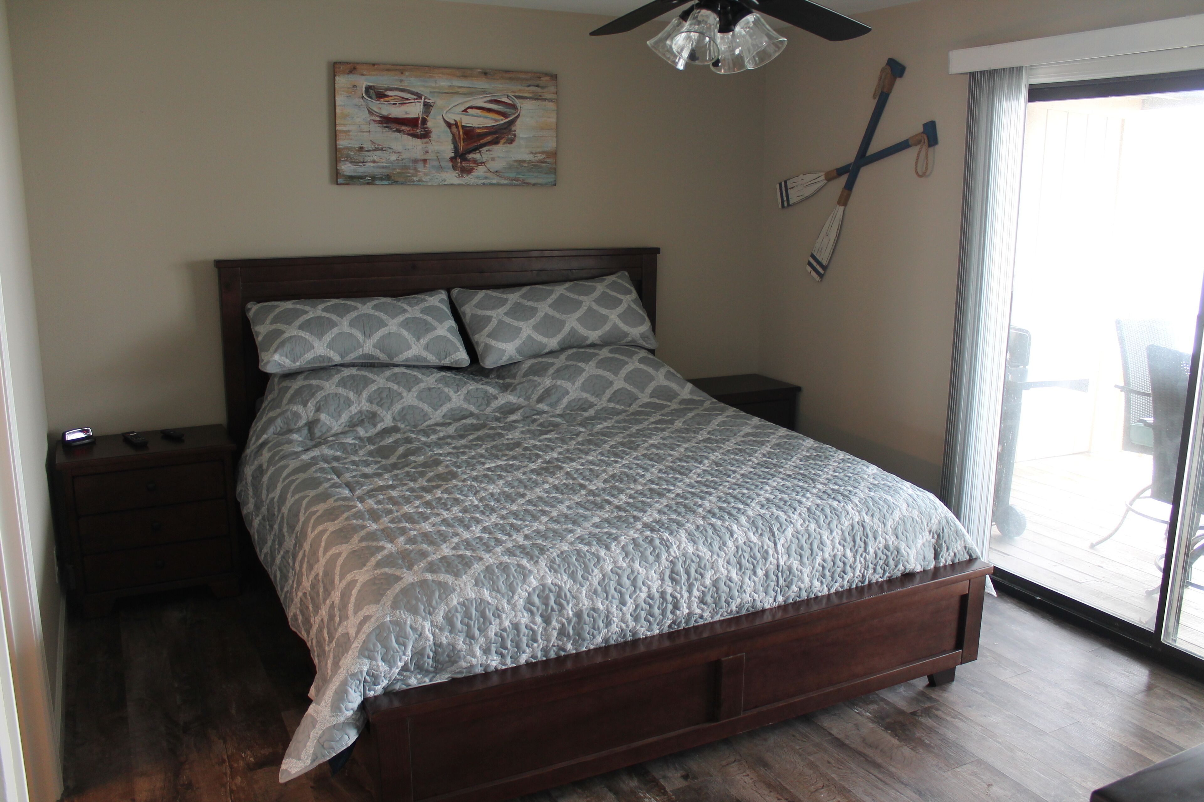 Freshly Remodeled Condo with amazing Grand Glaze View!