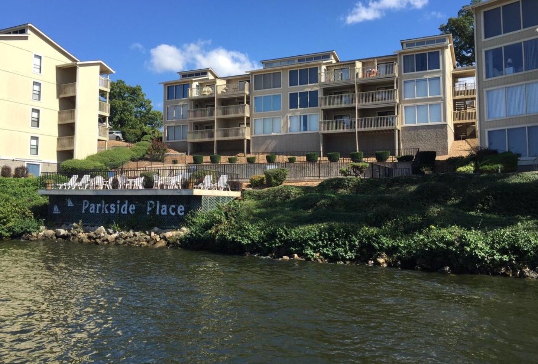 Freshly Remodeled Condo with amazing Grand Glaze View!