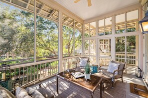 TV, DVD player, offices - Cozy Pet-Friendly Retreat w/4 Bikes & Lazy River Fun | Steps to Beach Club (Santa Rosa Beach)
