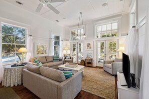 電視、DVD 播放機、 辦公室