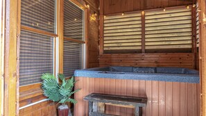 Indoor spa tub - PRIME LOCATION; 4 Mstr BR; NETFLIX; HOT TUB; Game Room; POOL TABLE (Pigeon Forge)