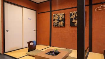 Studio | 1 phòng ngủ, bàn ủi/dụng cụ ủi quần áo