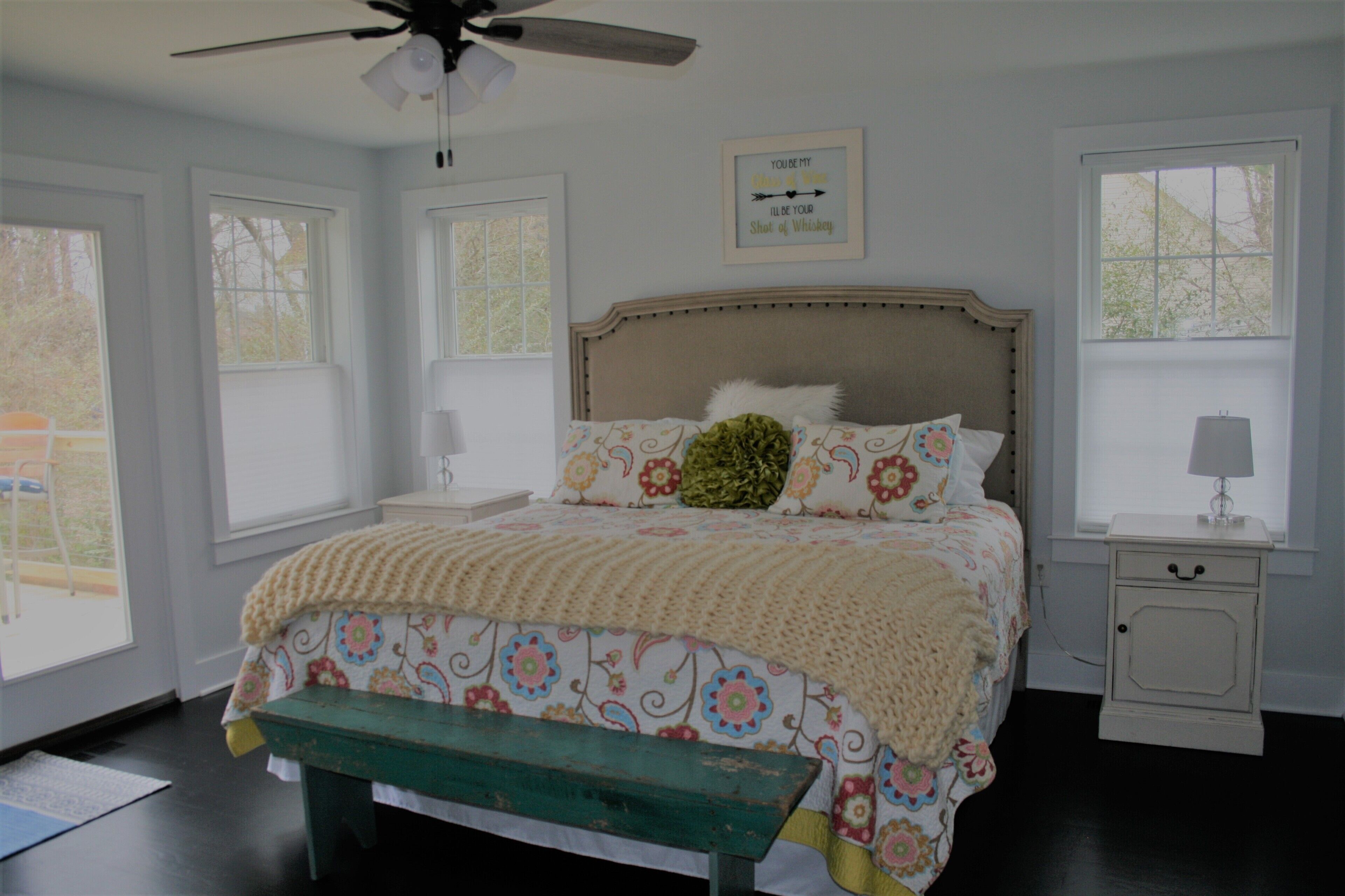 Delightful Close to town 