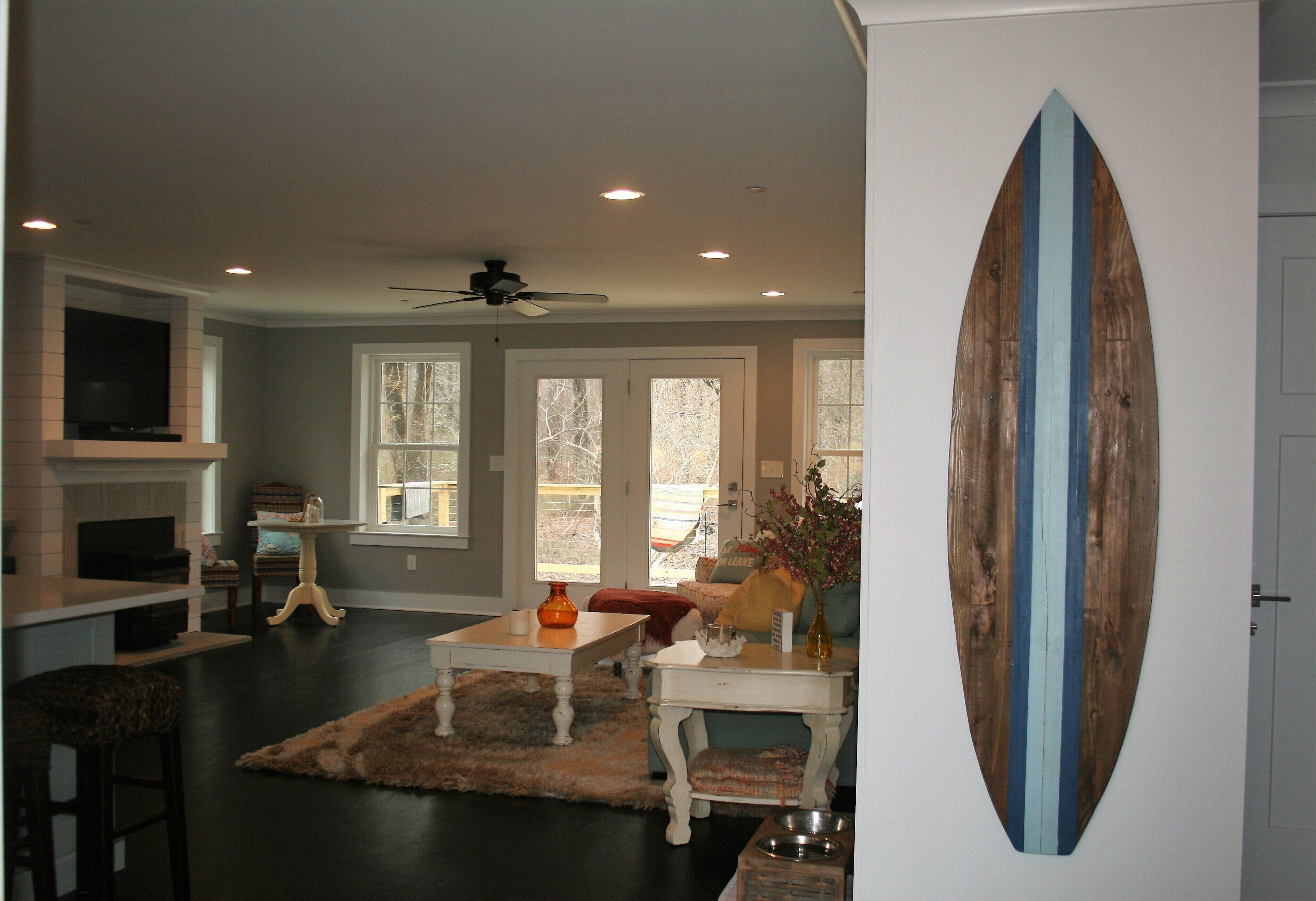 Delightful Close to town 