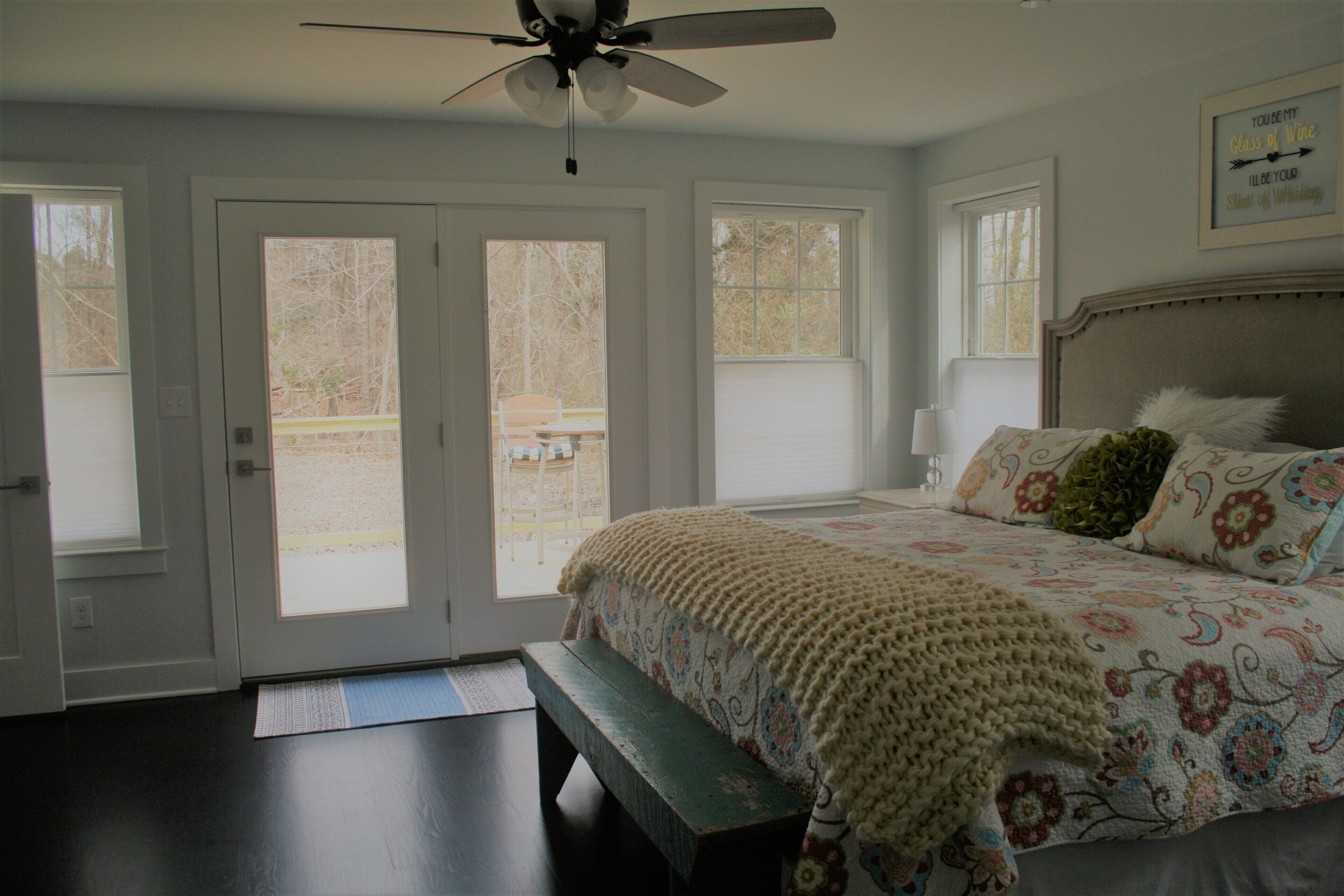 Delightful Close to town 