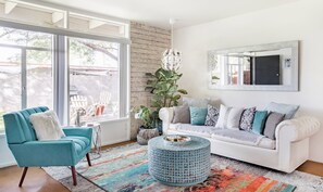 Smart TV, music library