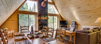 Mountains, Skiing,  Hot Tub, Adventure, 5 BR Cabin, Sleeps 10,  Pets w/ fee