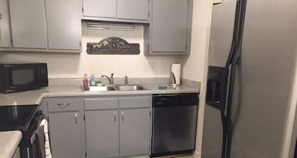 The Triad II---Spacious 2BR Condo---Newly remodeled!! Great Location!!