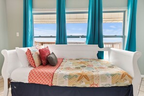 3 makuuhuonetta, silitysrauta/-lauta, ilmainen Wi-Fi, vuodevaatteet