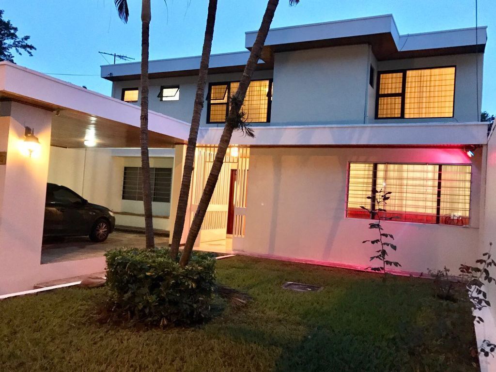 Mango Boulevard Hotel