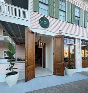 Exterior detail - Top Floor! Beachfront View, Heated Pool, Casa Del Mar! (Galveston)