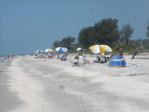 Sillas reclinables de playa, toallas de playa