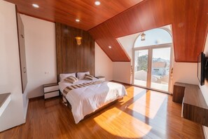 單人房 | 迷你吧、書桌、摺床/加床 (收費)、免費 Wi-Fi