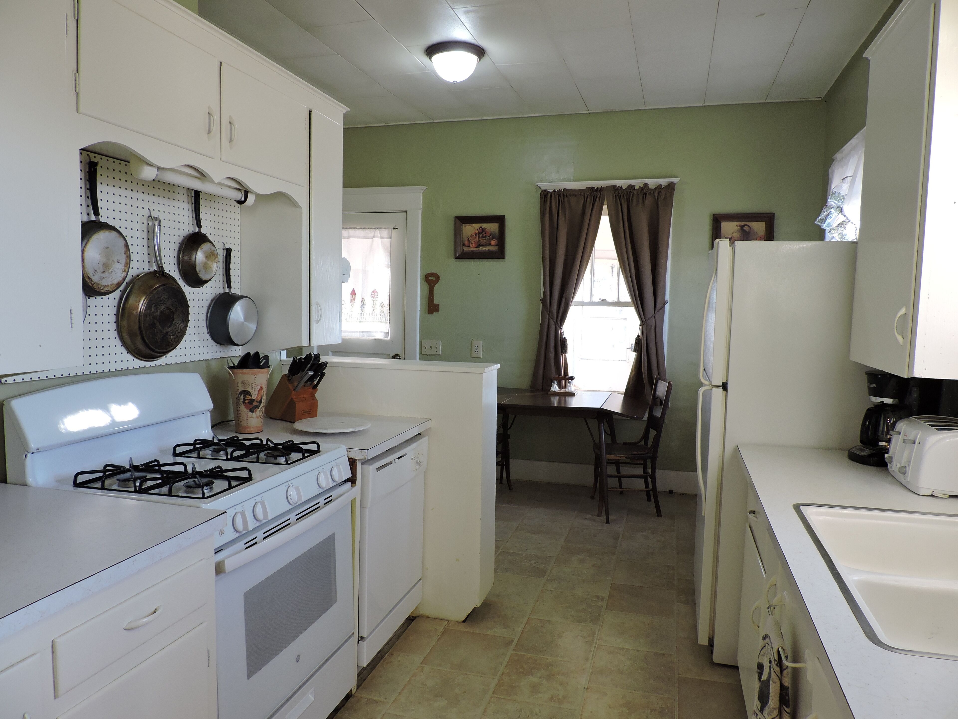 Downs, KS: DIY Pheasant, Waterfowl, Quail, and Geese Hunts on 320 Acres