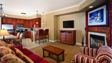 Smart TV, fireplace
