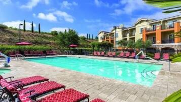 室外泳池、暖水池