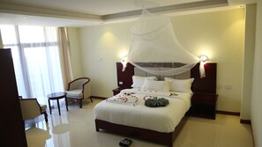 Individually furnished, desk, laptop workspace, blackout curtains - Wynn Hotel - Bahir Dar (Bahir Dar)