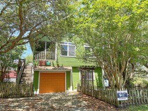 Exterior - Havana Cabana;  Pet Friendly and family friendly home (Ocracoke)