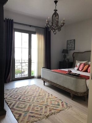 Villa | 4 bedrooms, desk, iron/ironing board, free WiFi