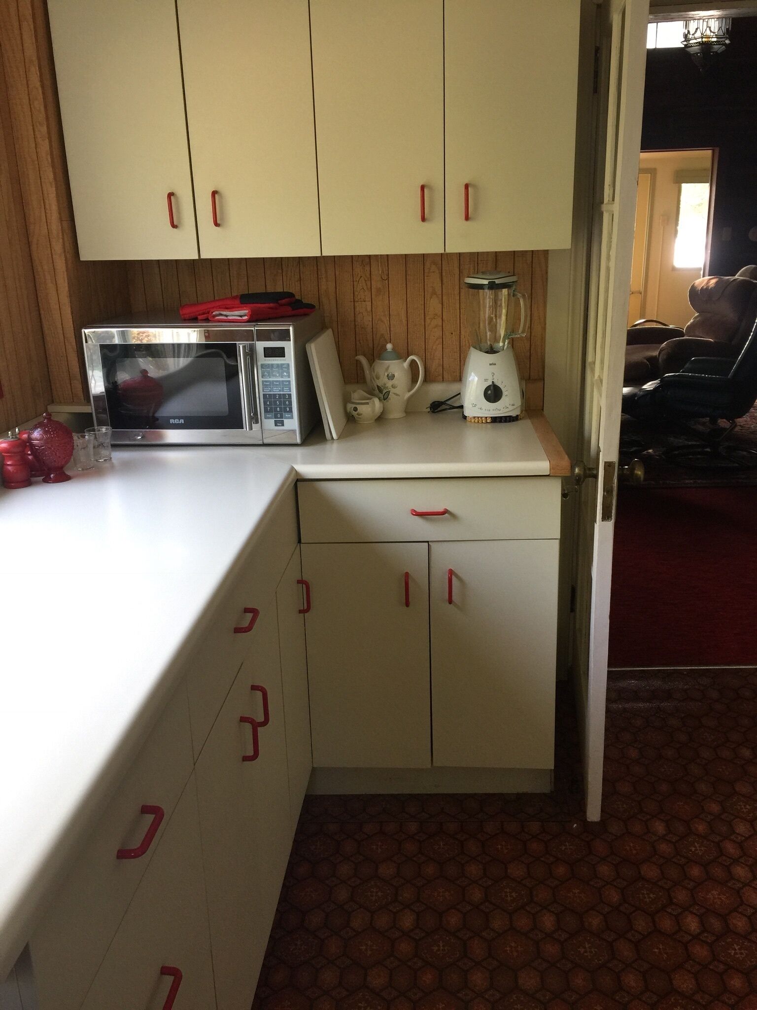 Rustic Lake Front Log Cottage