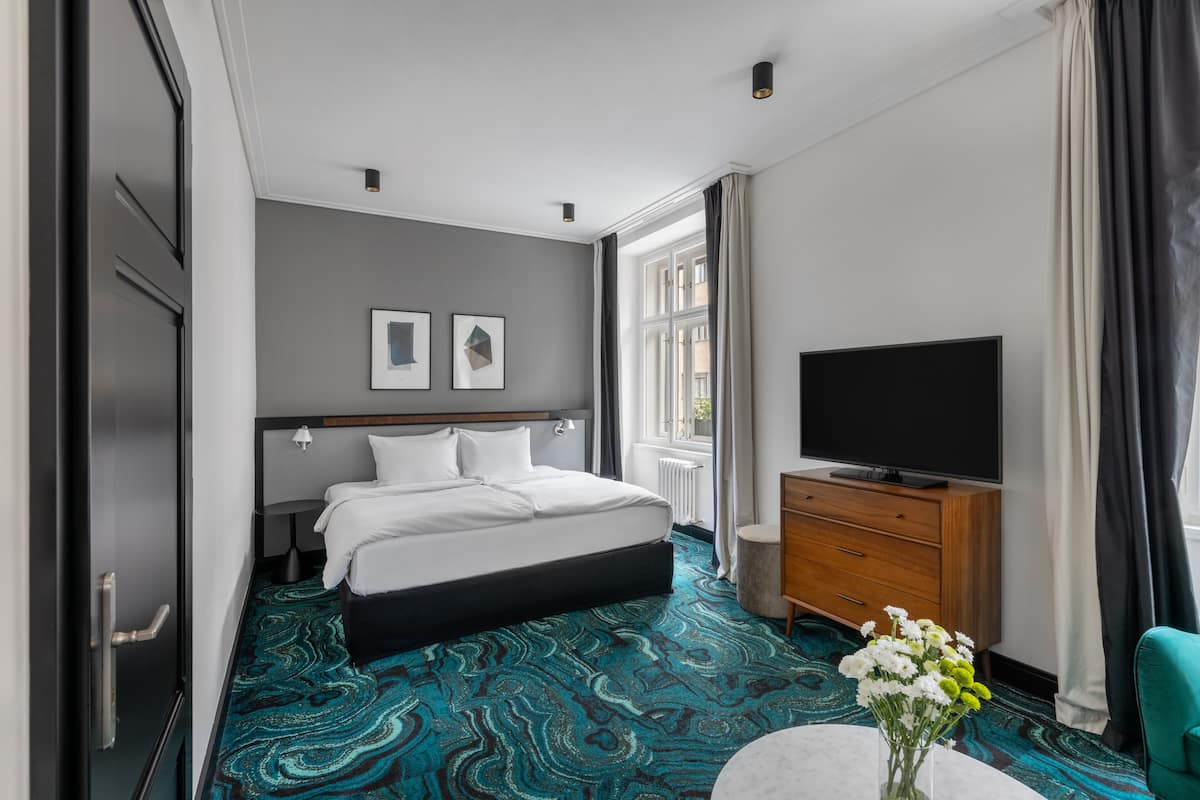 Large Room with Sofa Bed | 1 slaapkamer, luxe beddengoed, Select Comfort-bedden, een minibar