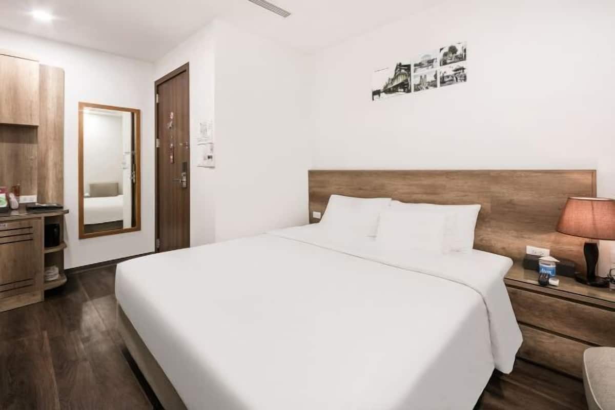 Minibar, in-room safe, blackout curtains, iron/ironing board