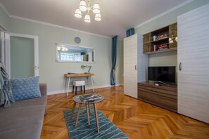 Smart-TV, Netflix, Bücher, Streaming-Dienste