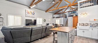 Hot Tub, Game & Arcade Room, Playground