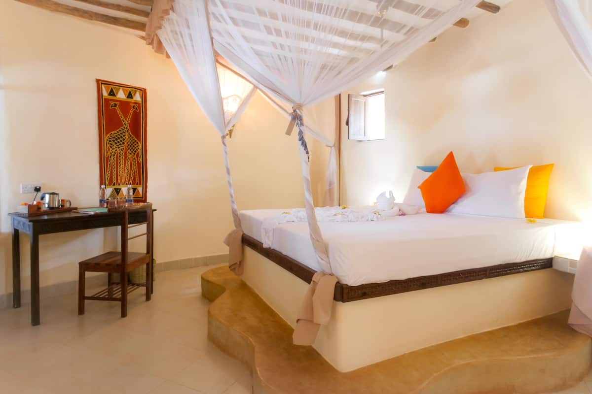 Villa with Beach Front | 1 Schlafzimmer, Zimmersafe, Schreibtisch, laptopgeeigneter Arbeitsplatz