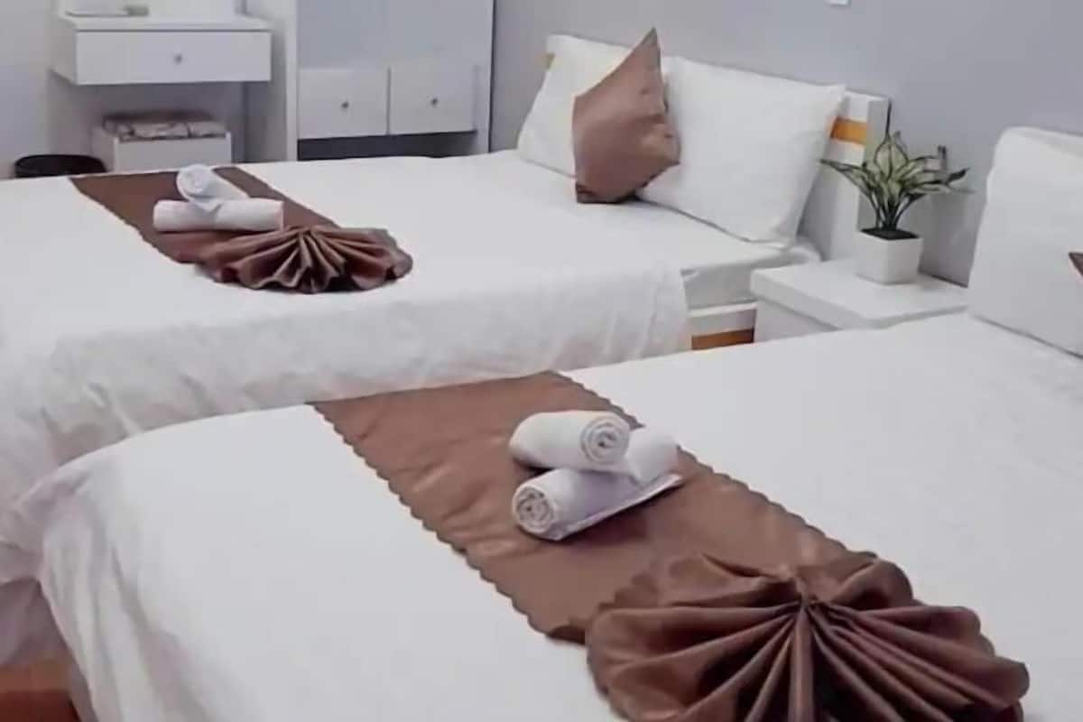 Minibar, desk, free WiFi, bed sheets