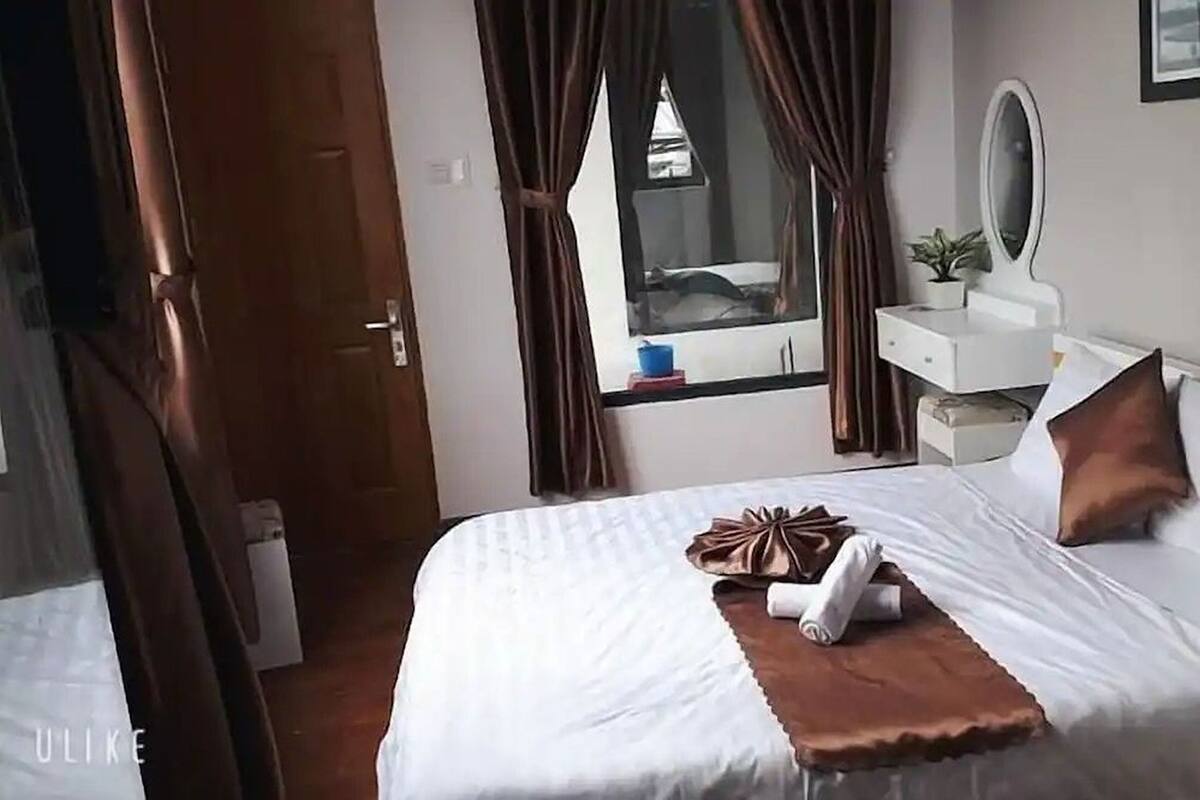 Double Room | Minibar, desk, free WiFi, bed sheets