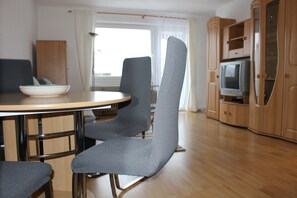 Basic Apartment, Non Smoking | In-room dining - ZV-Scholtz Burghausen, Haydnstr.11 AP-3 (Burghausen)