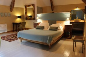 Decoración personalizada, muebles diferentes y escritorio