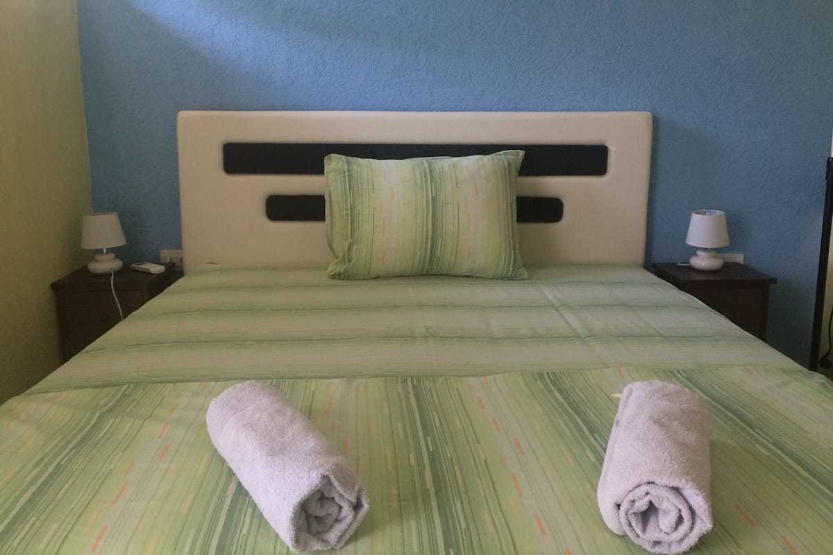 Economy Double or Twin Room, 1 King Bed, Non Smoking, Garden View | Free WiFi