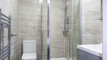 Standard Single Room, 1 Twin Bed, Non Smoking, Ensuite | Premium bedding, desk, soundproofing, iron/ironing board
