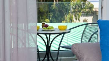 1 bedroom, in-room safe, iron/ironing board, free WiFi