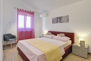 7 Schlafzimmer, Schreibtisch, kostenloses WLAN, Bettwäsche