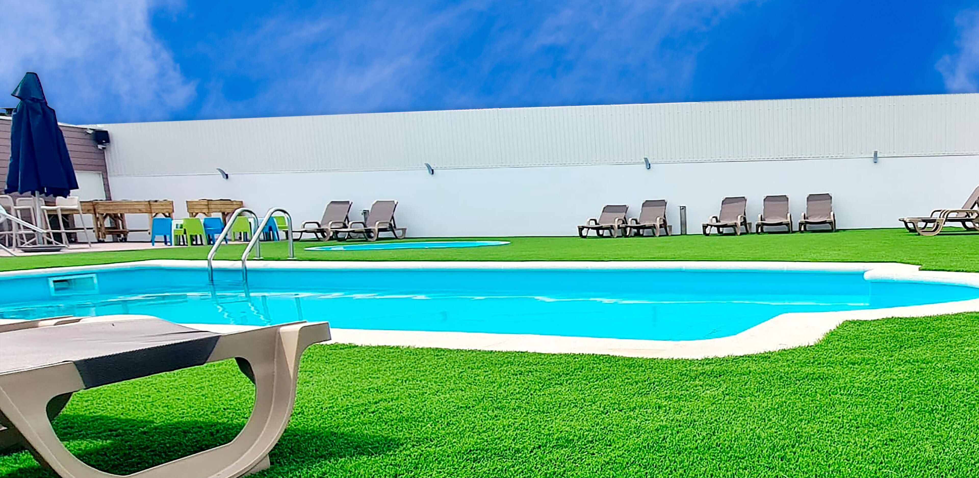 outdoor pool, pool loungers