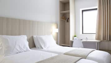 Twin Room, City View | Desk, free cribs/infant beds, free WiFi, bed sheets