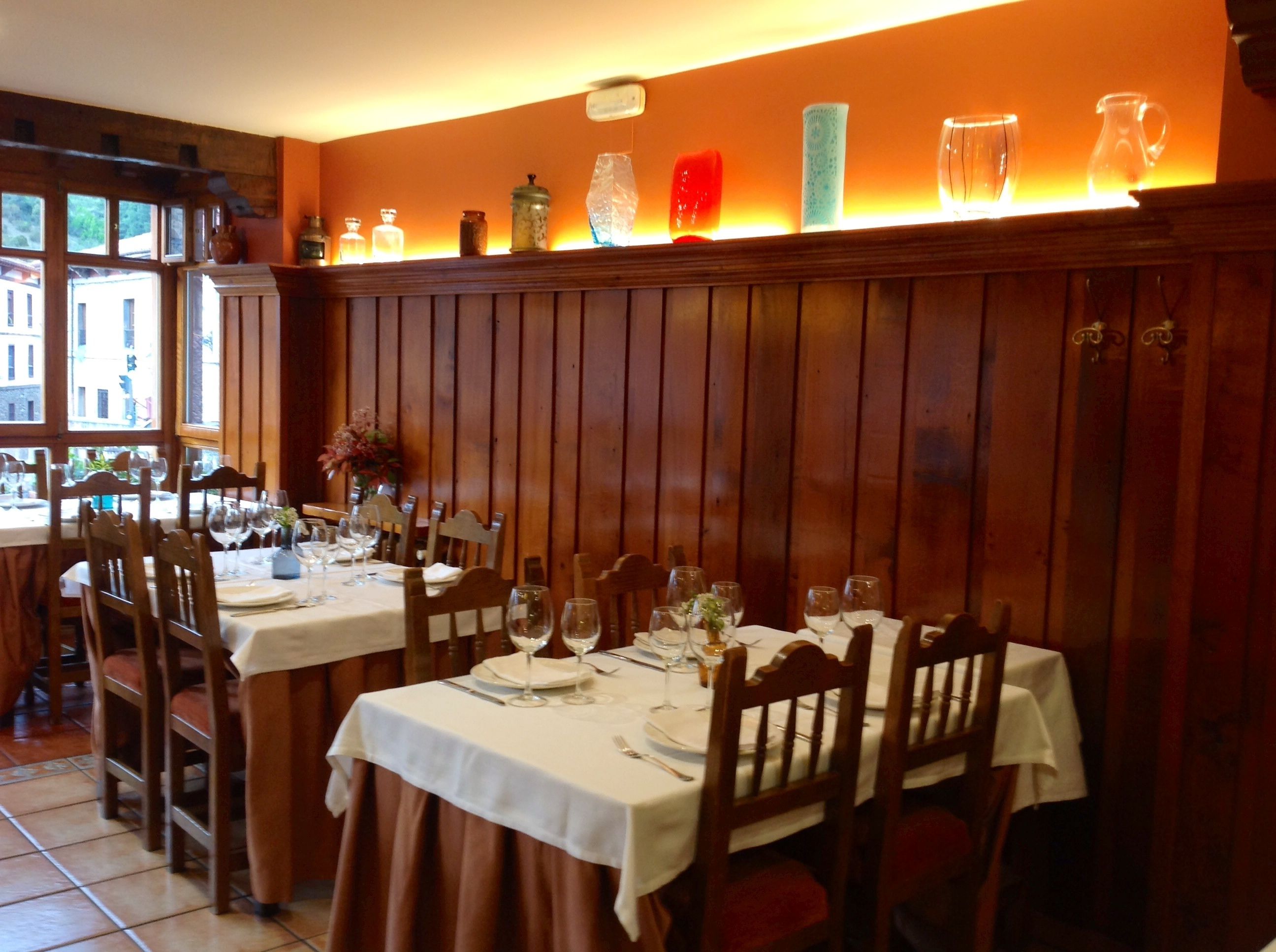 breakfast, lunch, dinner served; local cuisine