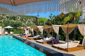 Seasonal outdoor pool - Blue Boutique Hotel (Himarë)